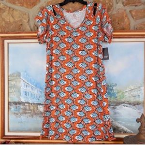 Crown & Ivy size SMALL knit cold shoulder dress